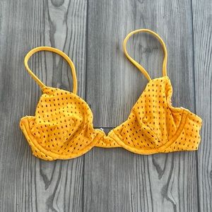 ACACIA Manhattan Top.